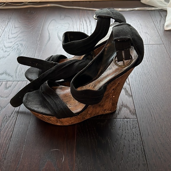 Womens Size 9 Heels - Picture 2 of 4